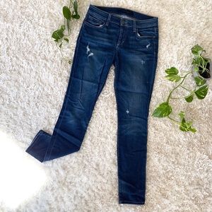 Distressed JOE’S jeans 🤍